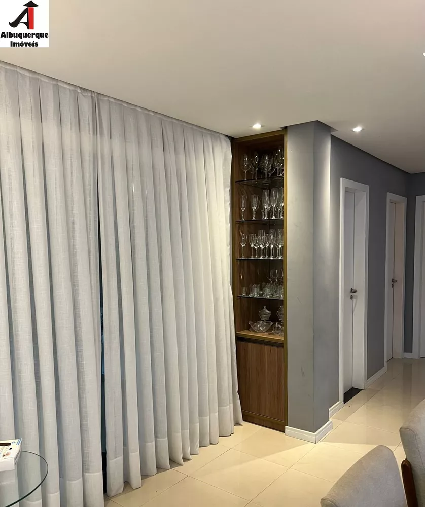 Casa à venda com 2 quartos, 250m² - Foto 3