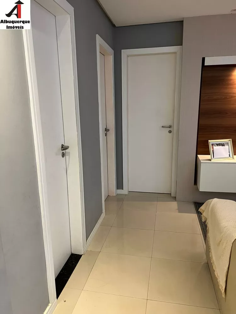 Casa à venda com 2 quartos, 250m² - Foto 4