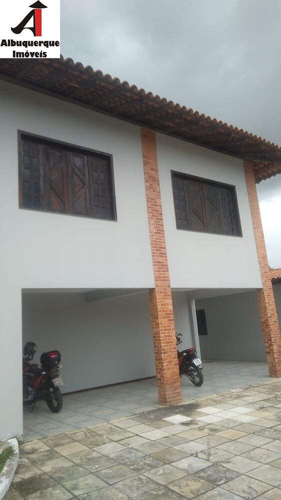 Casa à venda com 4 quartos, 1200m² - Foto 2