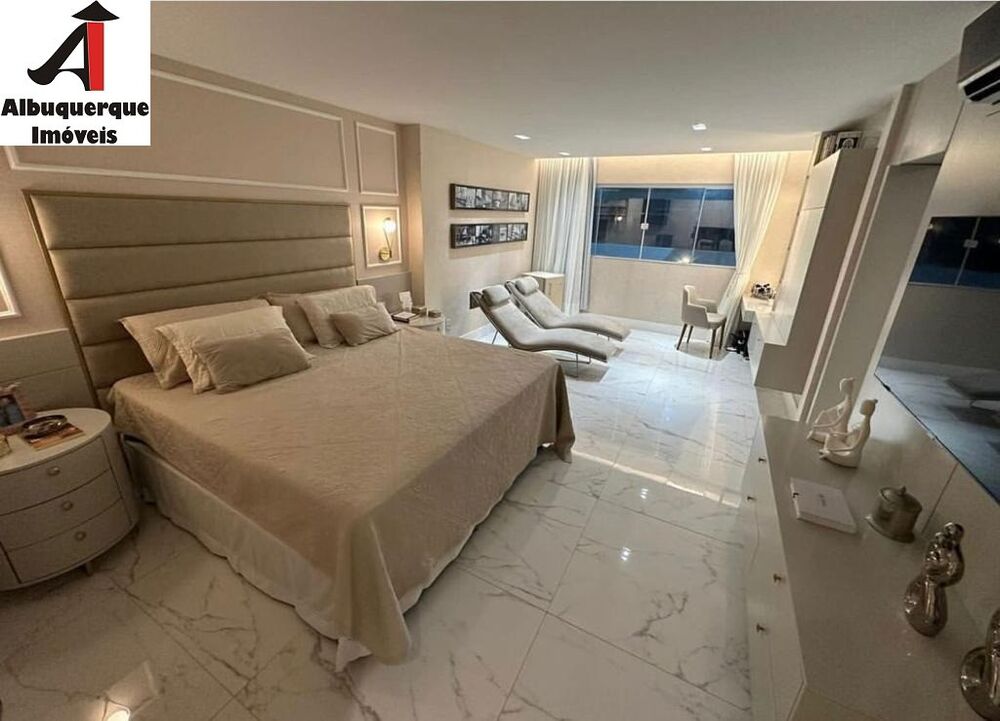 Casa à venda com 4 quartos, 1m² - Foto 1