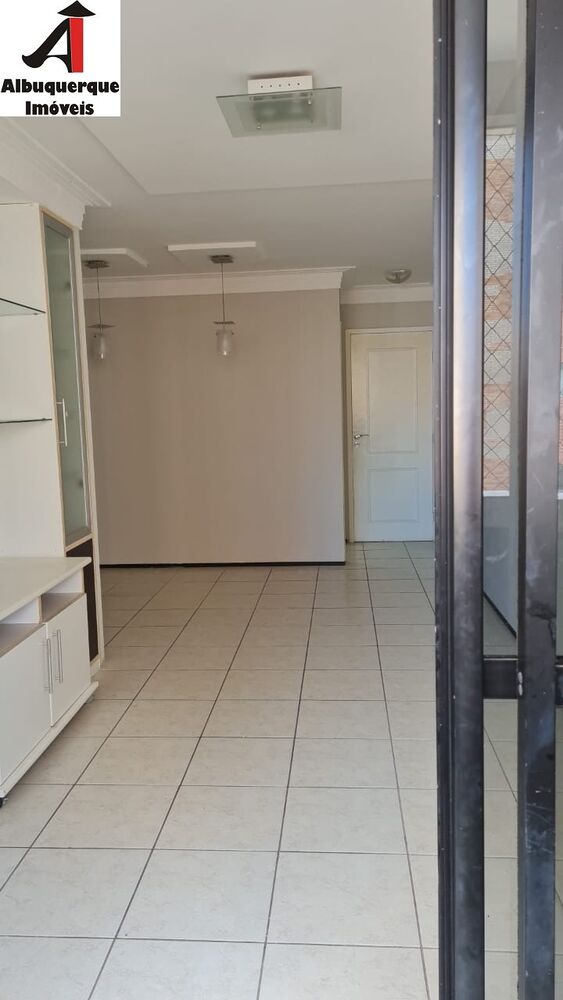 Apartamento à venda com 3 quartos, 94m² - Foto 2