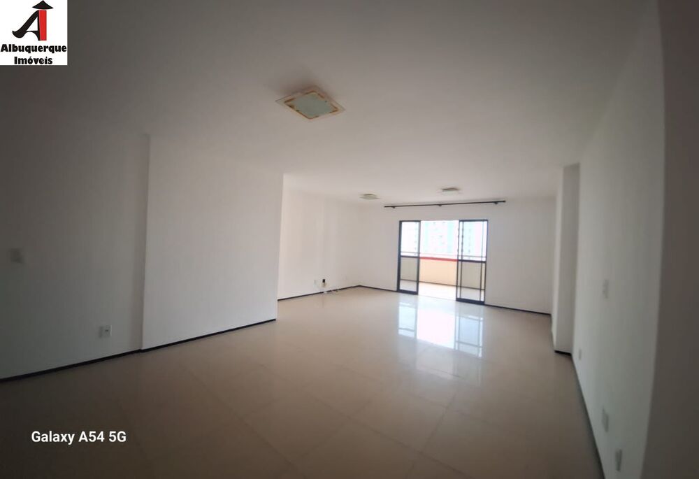 Apartamento à venda com 4 quartos, 220m² - Foto 3