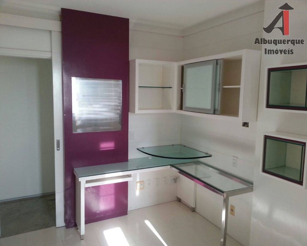 Apartamento para alugar com 3 quartos, 160m² - Foto 1