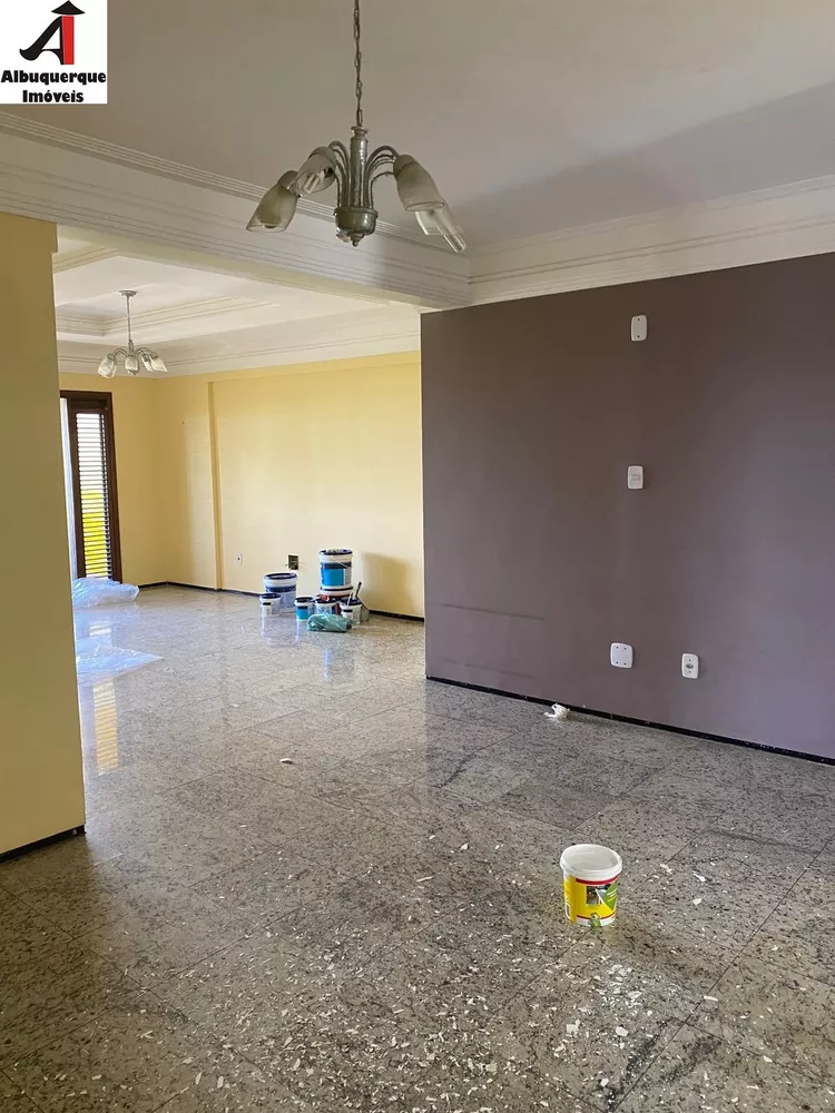 Apartamento para alugar com 4 quartos, 200m² - Foto 8