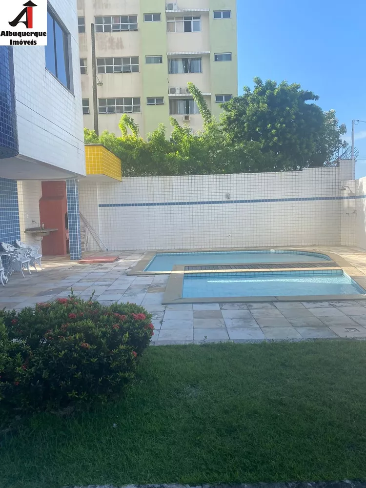 Apartamento para alugar com 4 quartos, 200m² - Foto 2