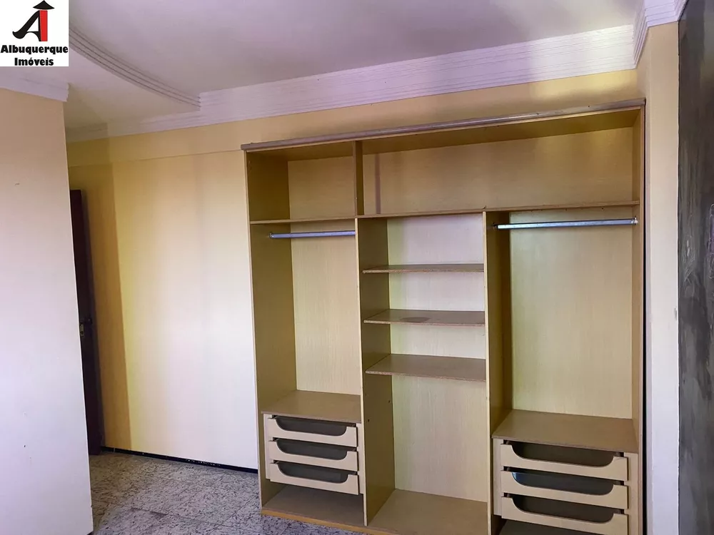 Apartamento para alugar com 4 quartos, 200m² - Foto 6