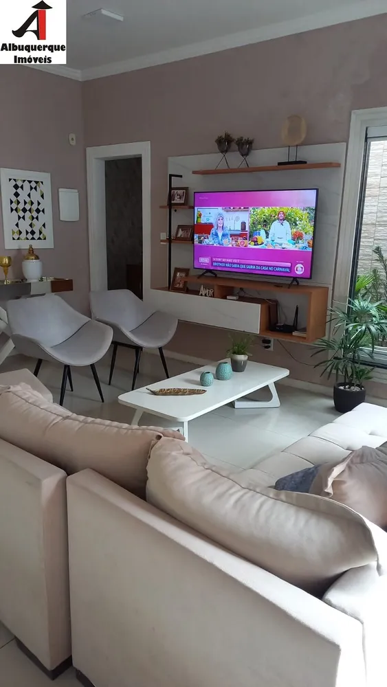 Casa, 3 quartos, 200 m² - Foto 1