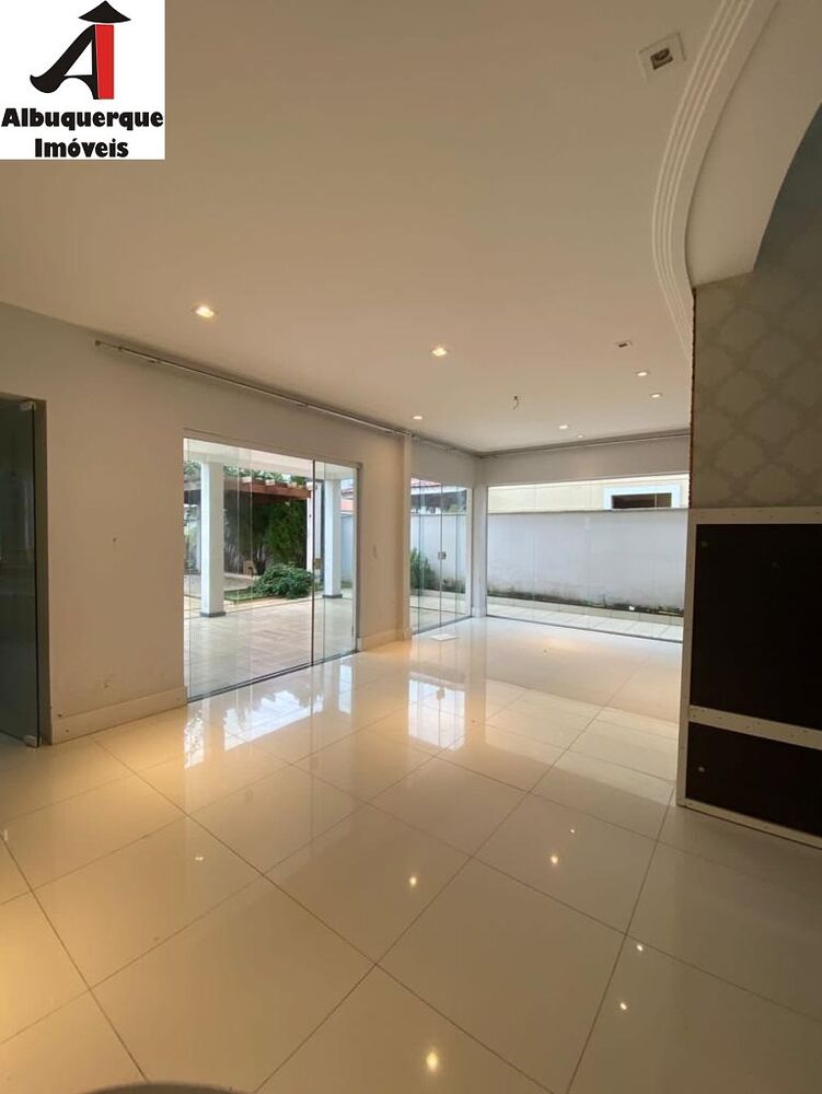 Casa à venda com 5 quartos, 539m² - Foto 1