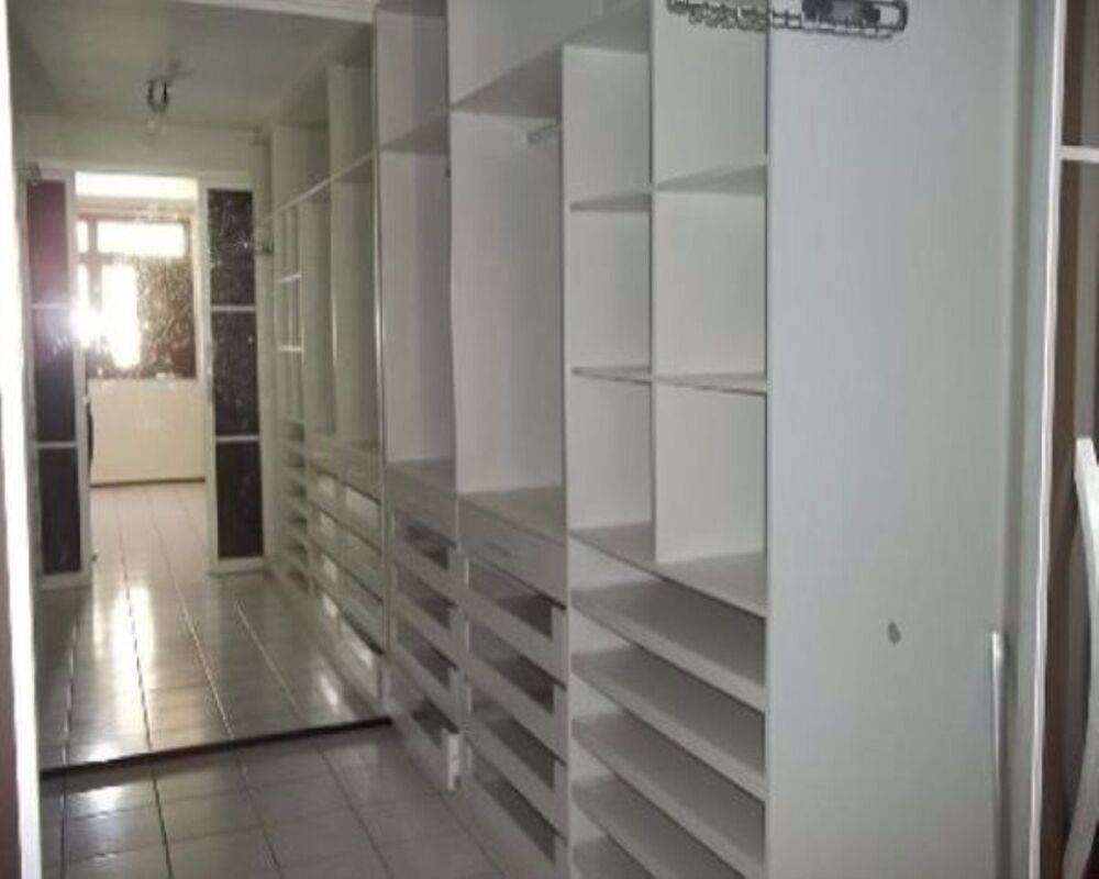 Casa para alugar com 4 quartos, 270m² - Foto 8