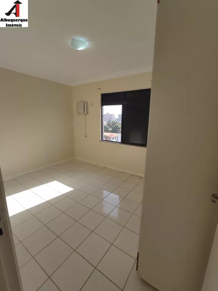 Apartamento à venda com 2 quartos, 65m² - Foto 3