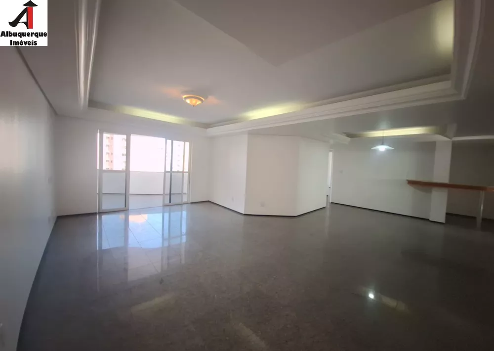 Apartamento à venda com 4 quartos, 186m² - Foto 2