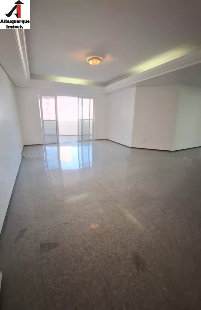 Apartamento à venda com 4 quartos, 186m² - Foto 4