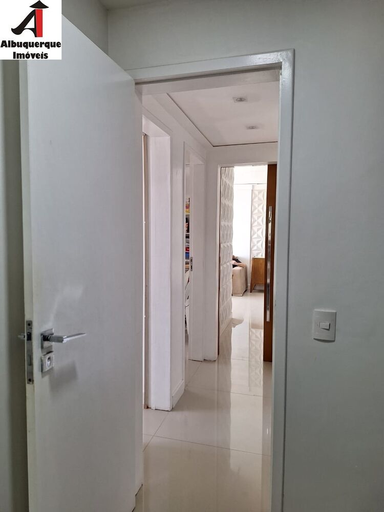 Apartamento à venda com 3 quartos, 115m² - Foto 2