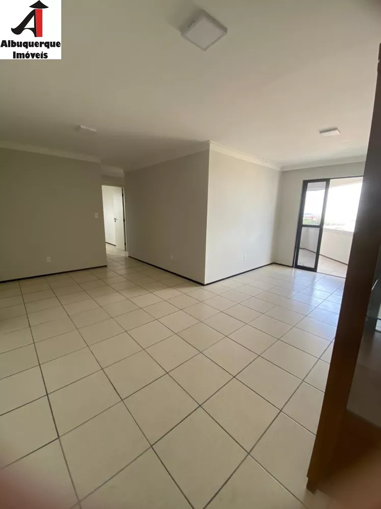 Apartamento à venda com 3 quartos, 117m² - Foto 1