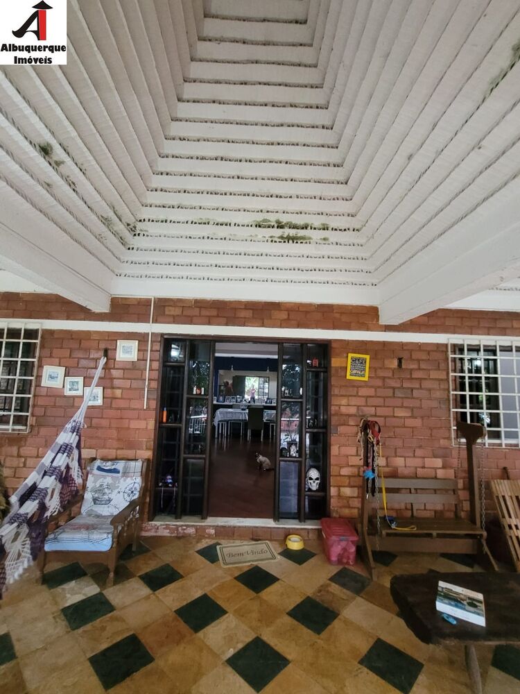 Casa à venda com 4 quartos, 190m² - Foto 3
