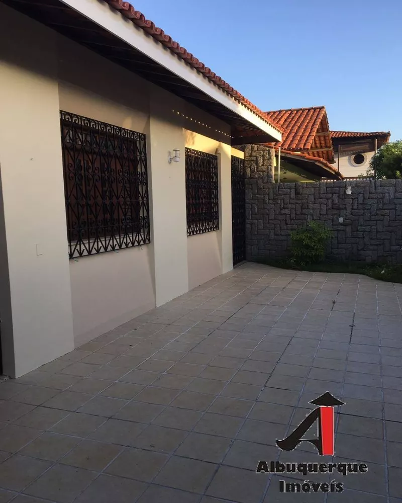 Casa para alugar com 3 quartos, 200m² - Foto 2