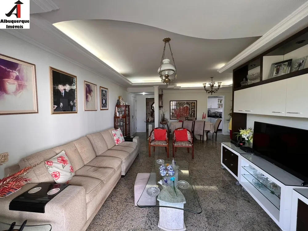 Apartamento, 3 quartos, 130 m² - Foto 1
