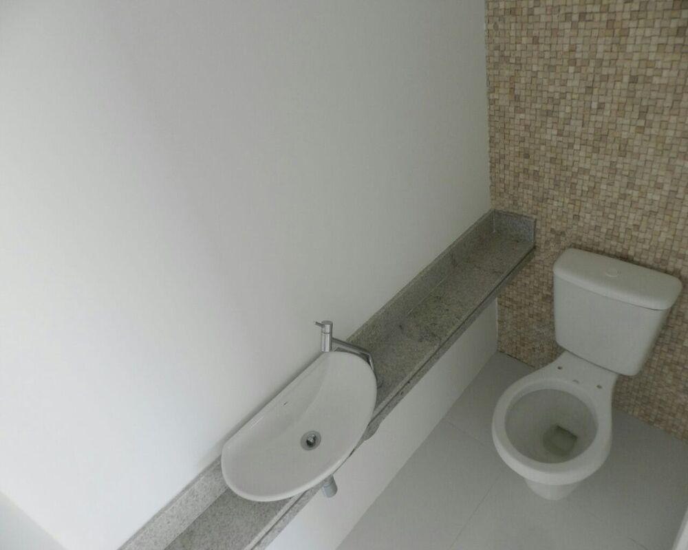 Apartamento à venda com 3 quartos, 1m² - Foto 2