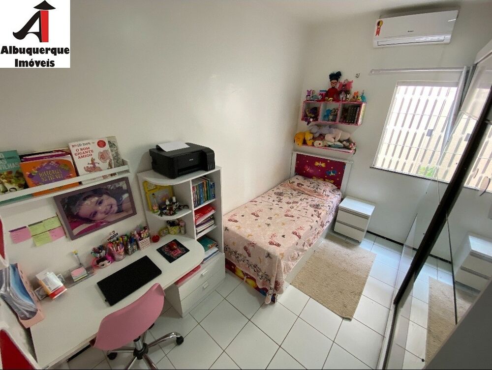 Casa à venda com 3 quartos, 194m² - Foto 2
