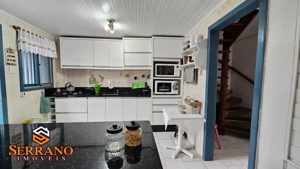 Casa, 4 quartos, 203 m² - Foto 1