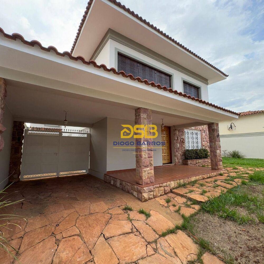 Casa para alugar com 4 quartos, 478m² - Foto 1