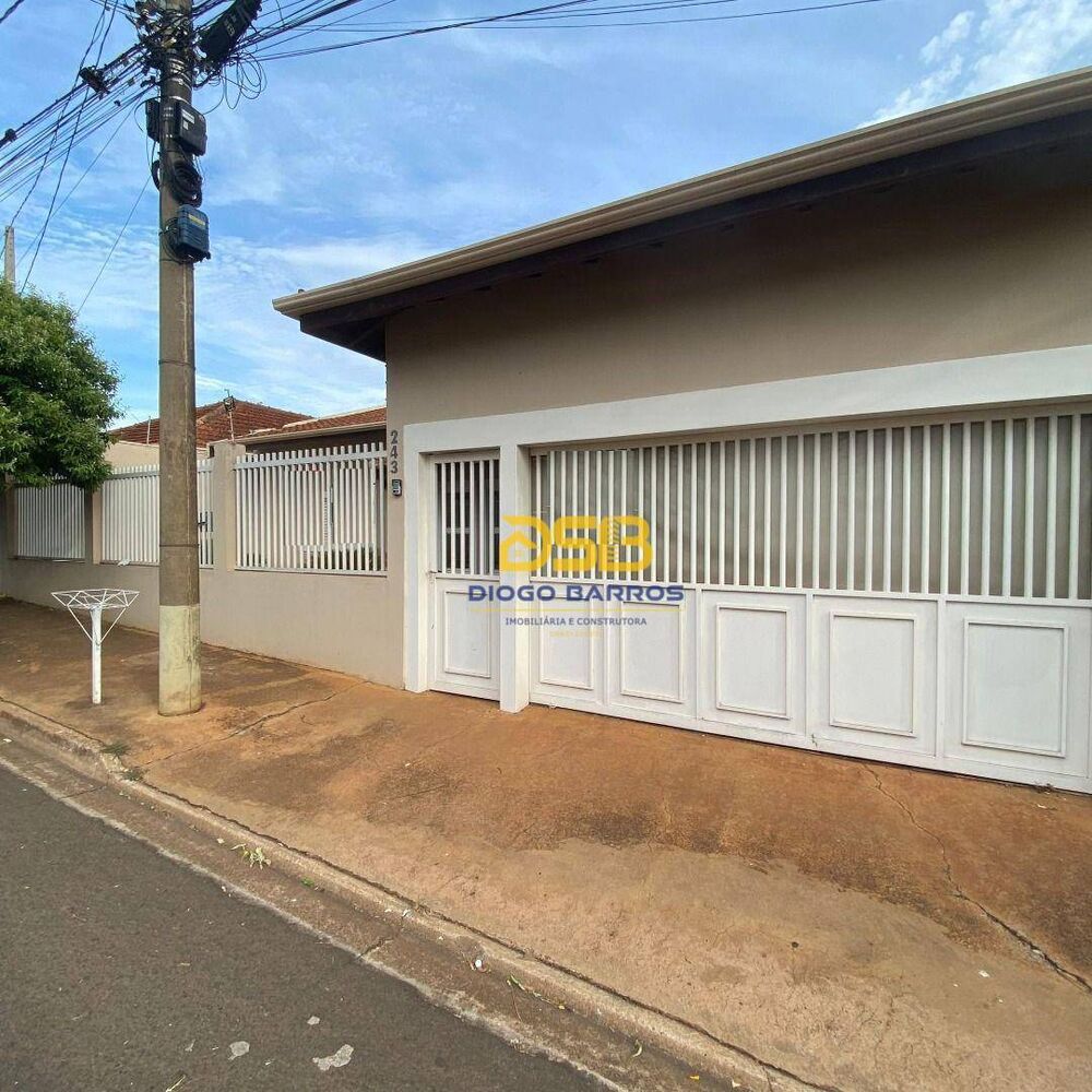 Casa, 3 quartos, 227 m² - Foto 1