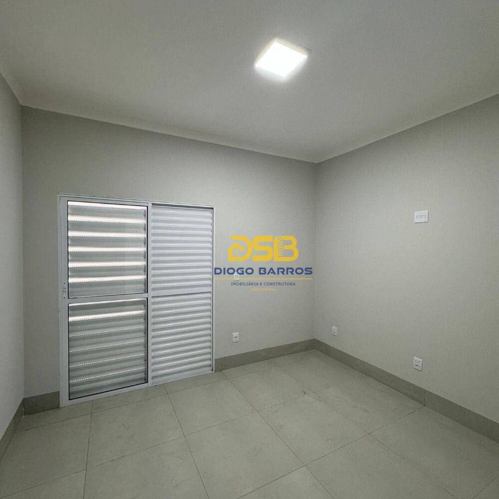 Casa à venda com 3 quartos, 160m² - Foto 2