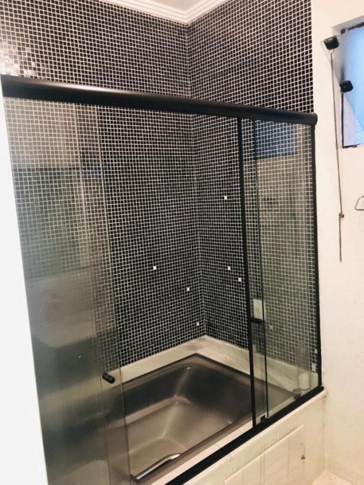 Casa à venda com 3 quartos, 391m² - Foto 1
