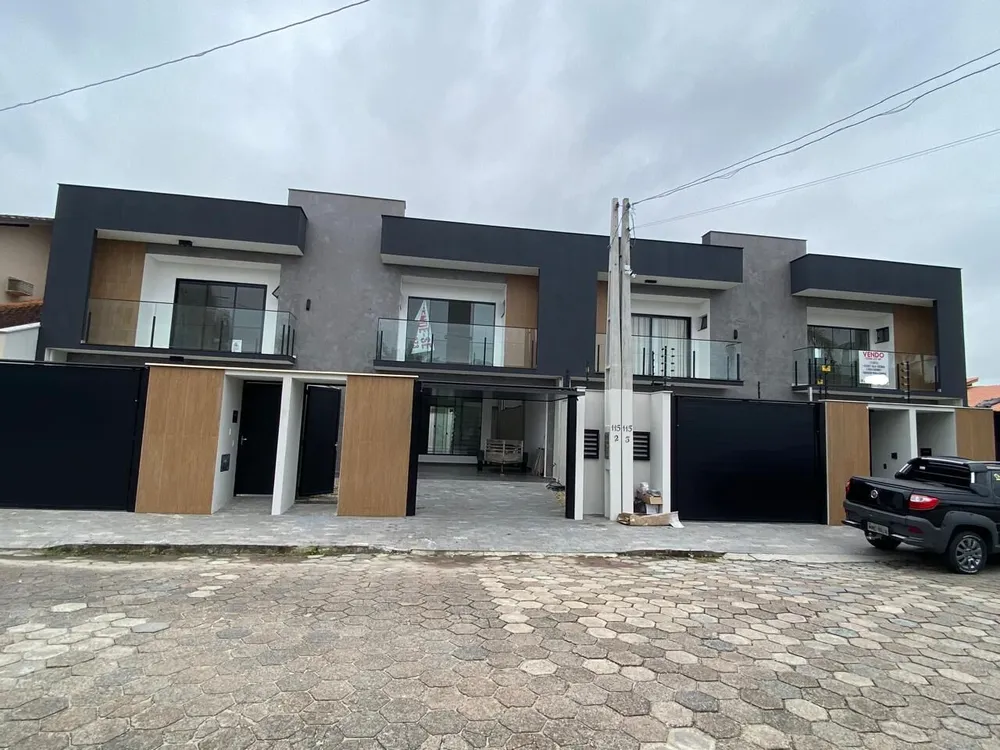 Sobrado, 3 quartos, 217 m² - Foto 1