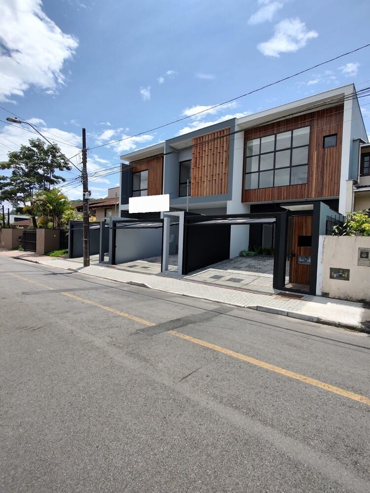 Sobrado à venda com 3 quartos, 129m² - Foto 1