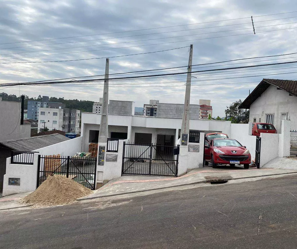 Sobrado à venda com 3 quartos, 64m² - Foto 1