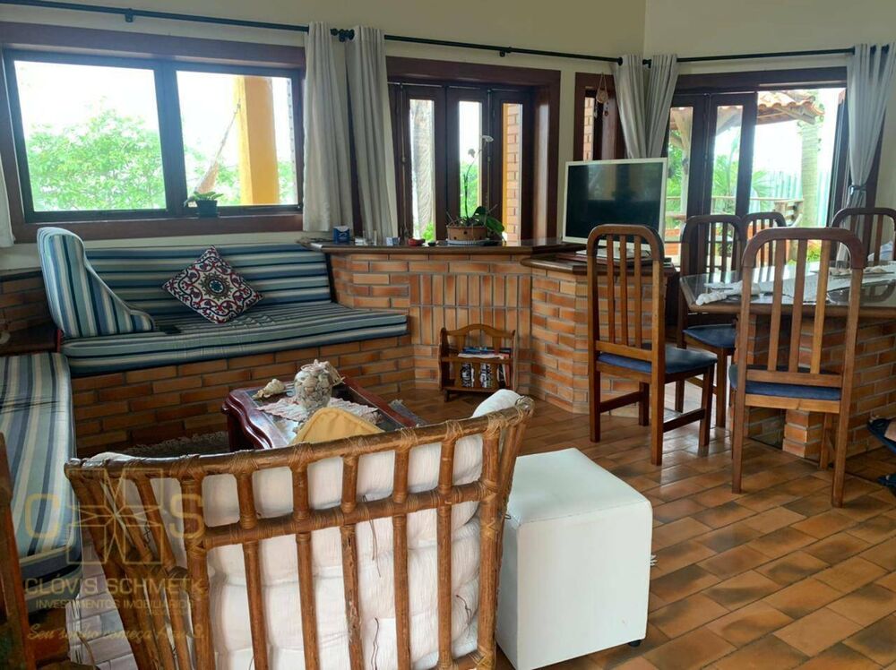 Casa à venda com 2 quartos, 214m² - Foto 1