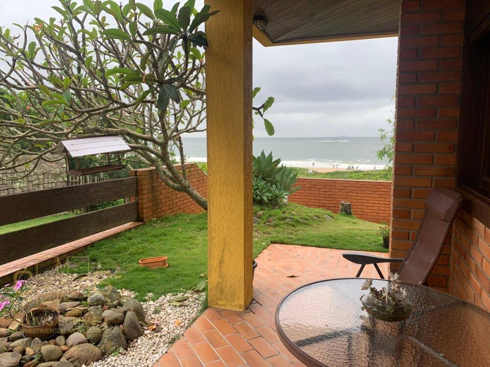Casa à venda com 2 quartos, 214m² - Foto 4