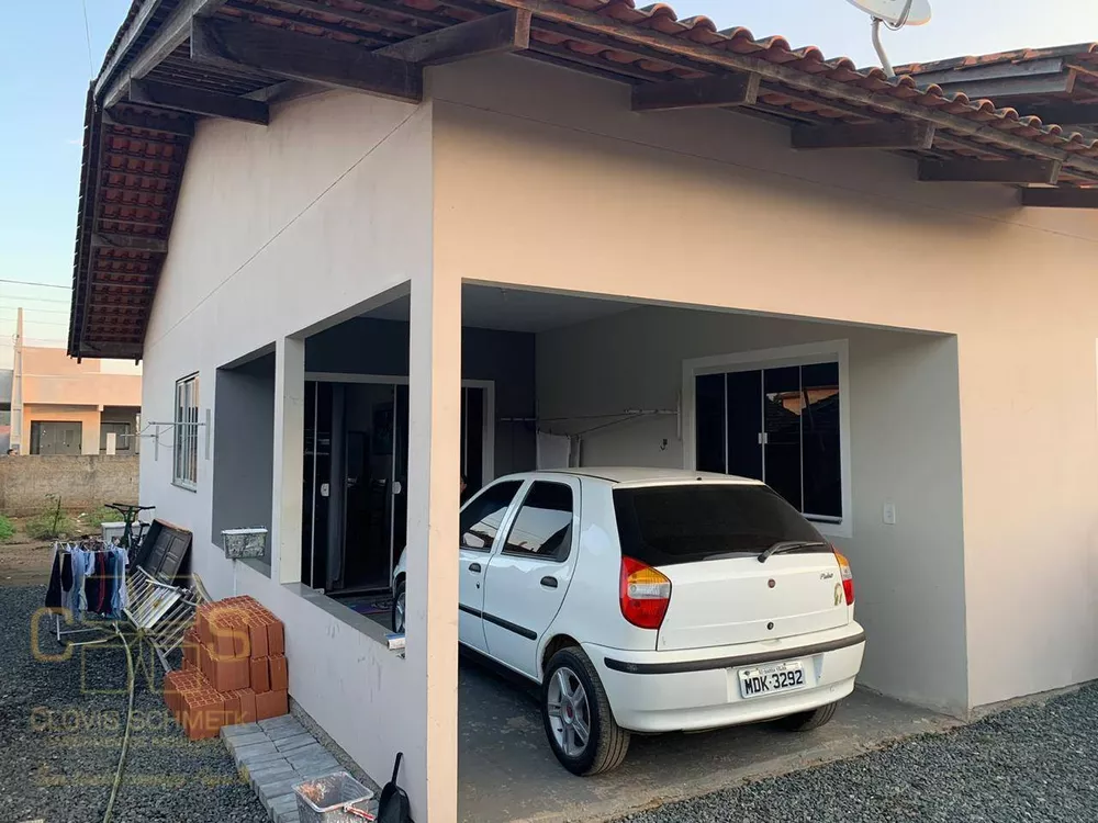 Casa à venda com 3 quartos, 100m² - Foto 2