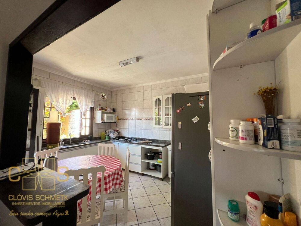 Sobrado à venda com 5 quartos, 174m² - Foto 2