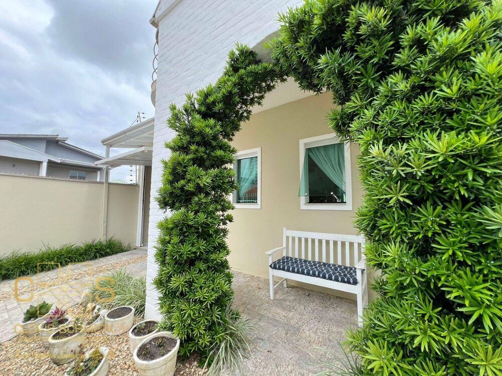 Sobrado, 4 quartos, 246 m² - Foto 1