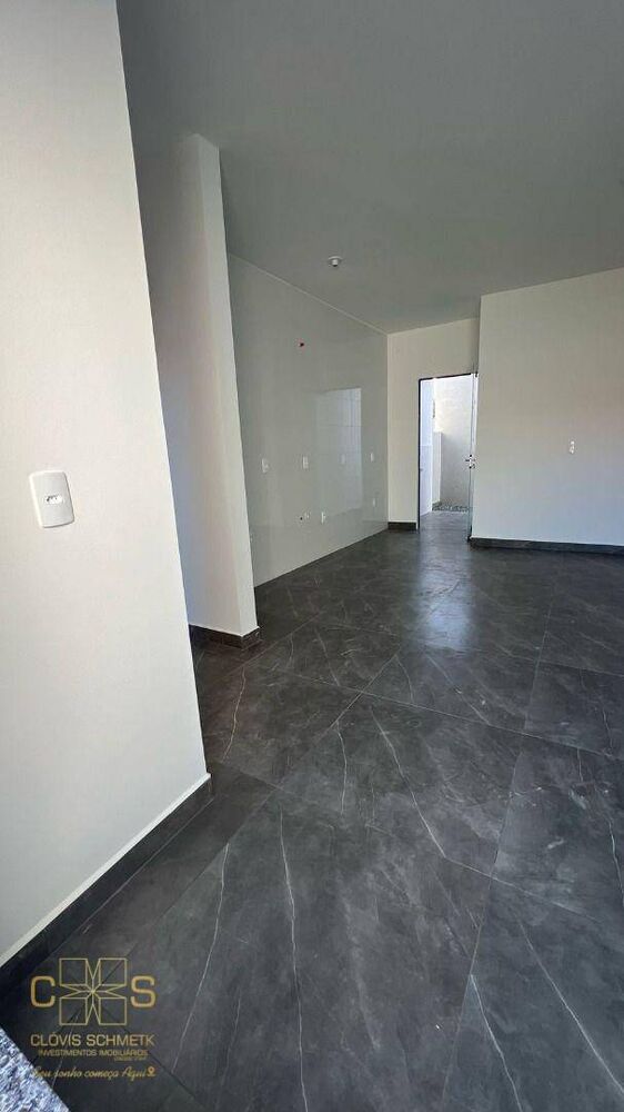 Casa à venda com 2 quartos, 62m² - Foto 3
