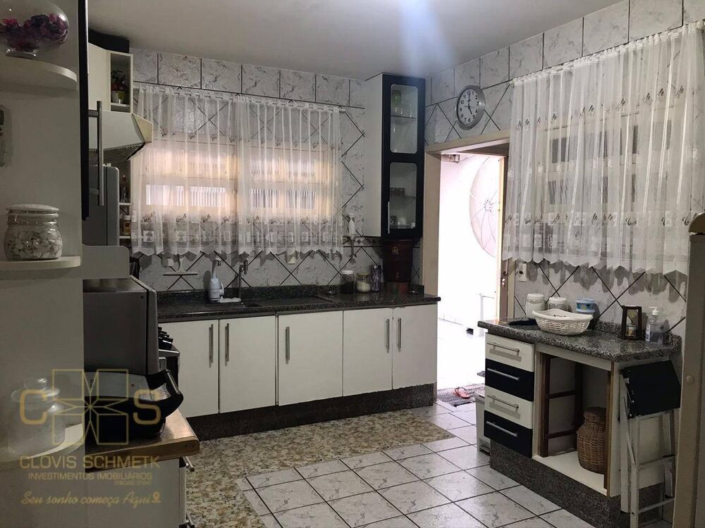 Casa, 4 quartos, 280 m² - Foto 1