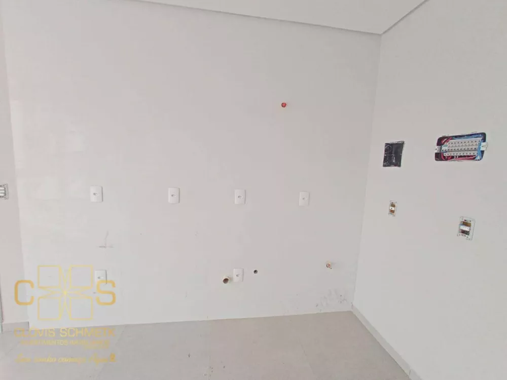 Apartamento à venda com 2 quartos, 65m² - Foto 2