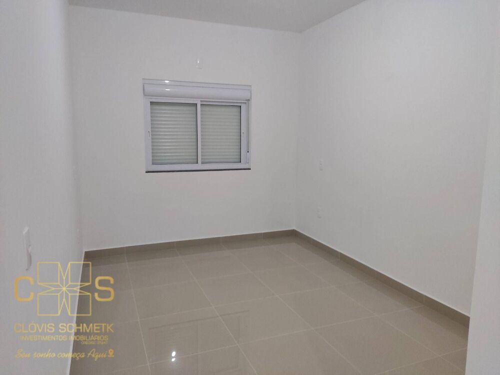 Casa à venda com 2 quartos, 99m² - Foto 3