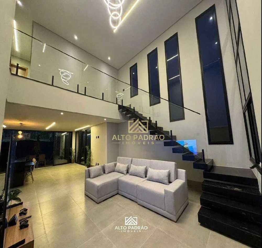 Casa, 3 quartos, 215 m² - Foto 1
