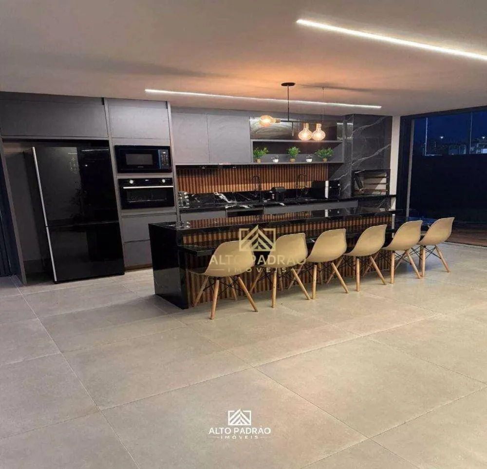 Casa, 3 quartos, 215 m² - Foto 2