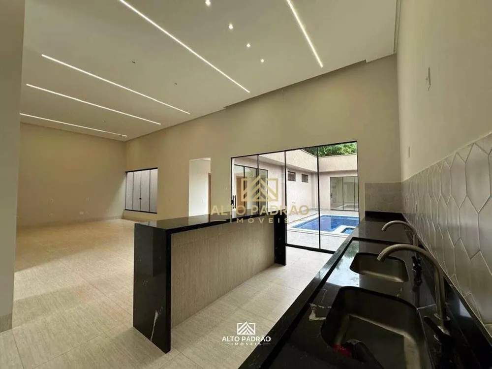 Casa, 3 quartos, 204 m² - Foto 2