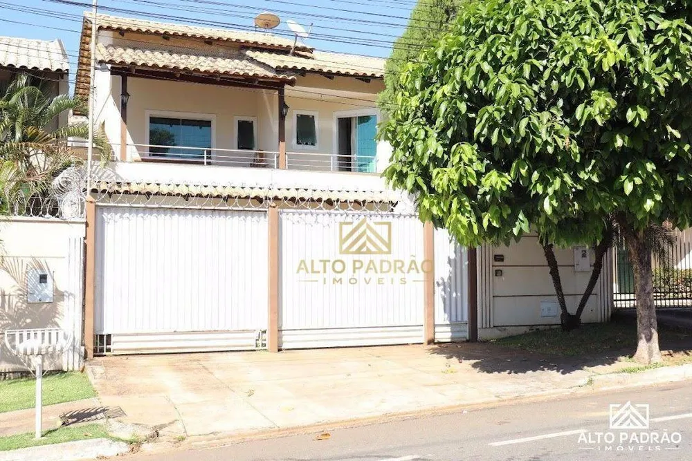 Casa, 4 quartos, 162 m² - Foto 1