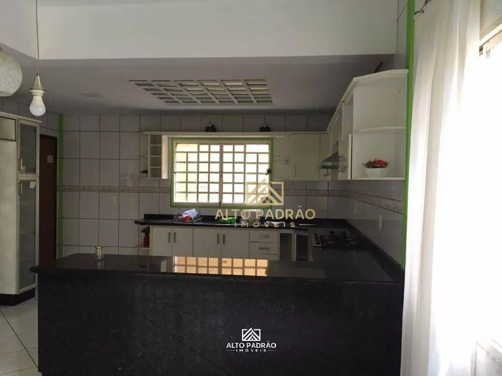 Casa, 4 quartos, 275 m² - Foto 2
