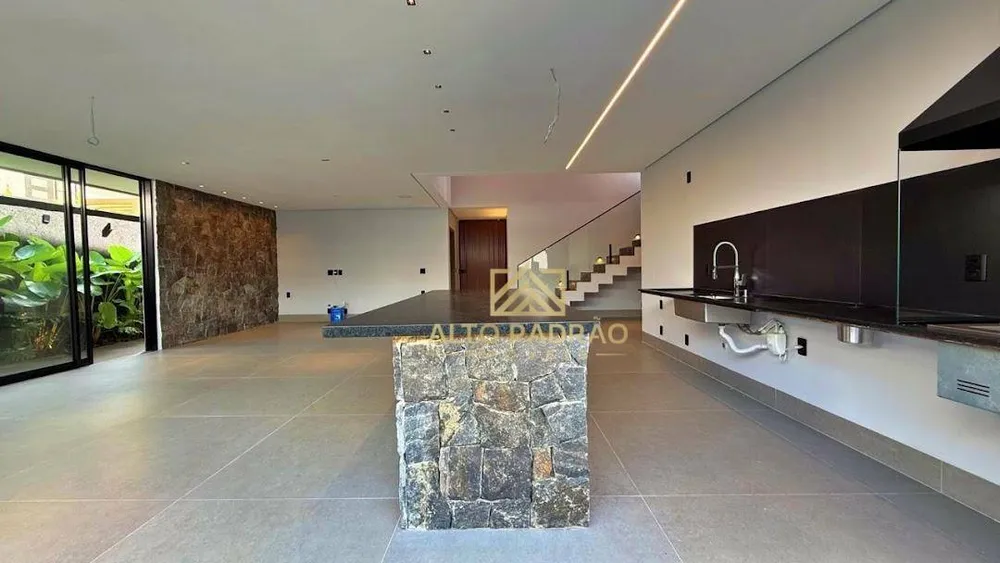 Casa, 4 quartos, 281 m² - Foto 3
