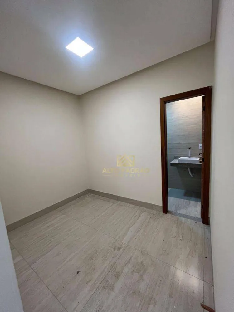 Casa, 4 quartos, 225 m² - Foto 1
