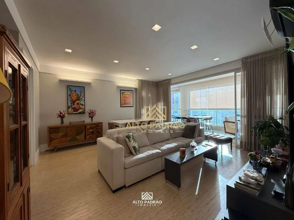 Apartamento, 3 quartos, 228 m² - Foto 1
