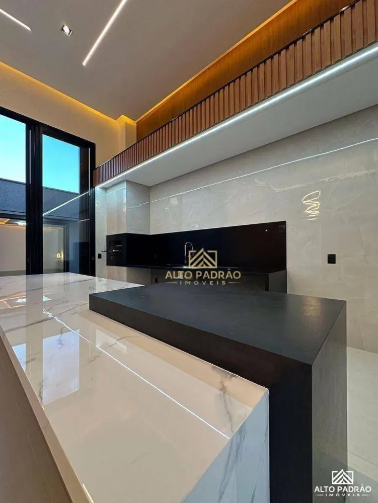 Casa, 3 quartos, 238 m² - Foto 4