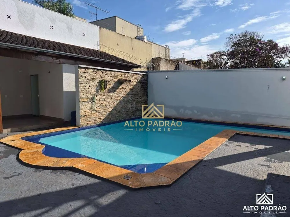 Casa, 3 quartos, 251 m² - Foto 1
